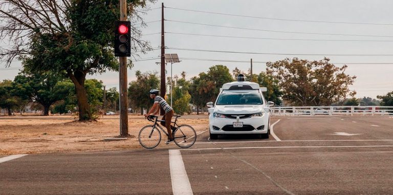 Waymo получила разрешение на запуск сервиса роботакси в США