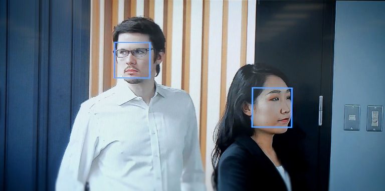 Новый ИИ от Panasonic может распознавать людей в очках