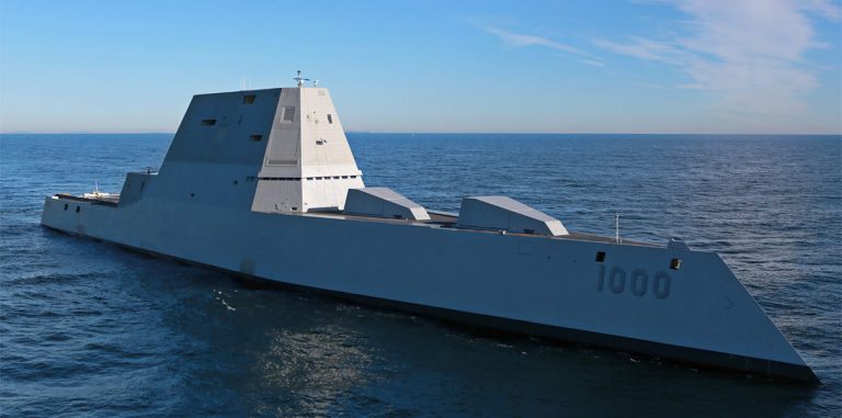 Крупнейший эсминец USS Zumwalt вышел в открытое море