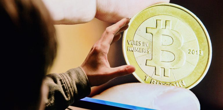 Эксперты: запрет на использование криптовалют превратит Россию в технологического аутсайдера