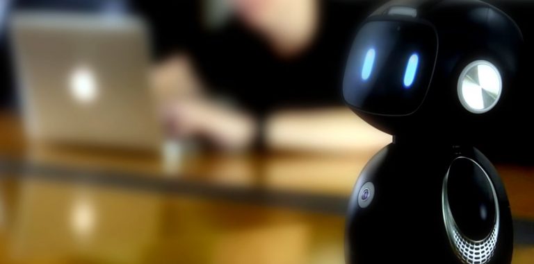 Ученые показали самые привлекательные черты лица у роботов