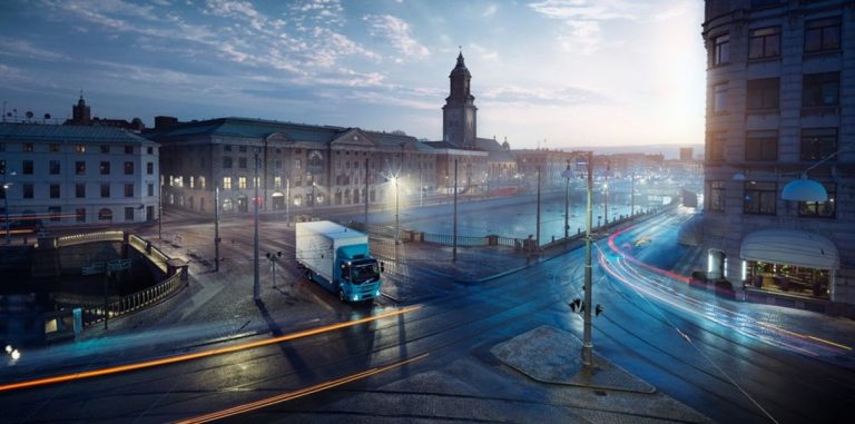 Volvo представила первый собственный электрический грузовик для городских поездок