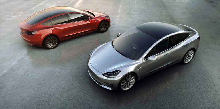 Начались продажи Tesla Model 3