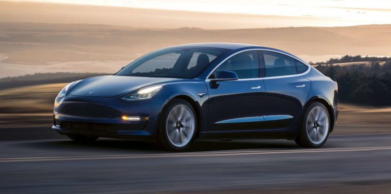 Илон Маск предсказал возможное банкротство Tesla из-за дешевых Model 3
