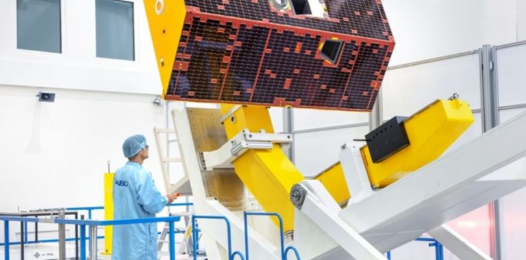 SpaceX запустила спутники, которые будут изучать гравитационное поле Земли