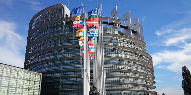Марк Цукерберг рассказал европейским парламентариям о работе Facebook