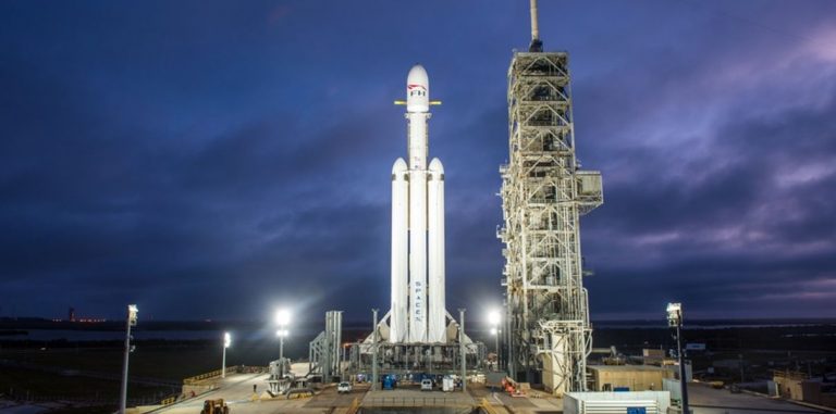 Первый запуск Falcon Heavy намечен на конец года