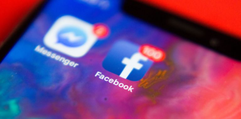 Facebook выпустил таблицу для модераторов. В ней говорится, почему эмодзи может быть харассментом