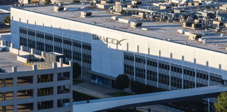 SpaceX построит на космодроме мыса Канаверал новый центр управления полетами