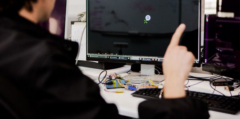 Как управлять компьютером силой мысли: Стартап Ctrl-labs представил браслет, который считывает сигналы мозга