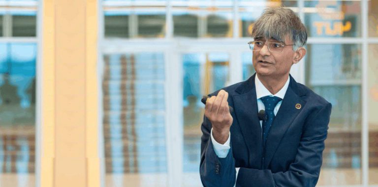 Сэр Харшад Бадехиа — о бронежилетах будущего, русских математиках и металлургии