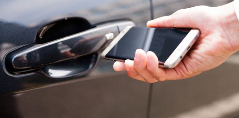 C 2019 года открыть автомобиль можно будет через NFC-чип в смартфоне