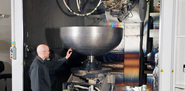 На 3D-принтере напечатали рекордный по размерам предмет — крышку для топливных баков спутника