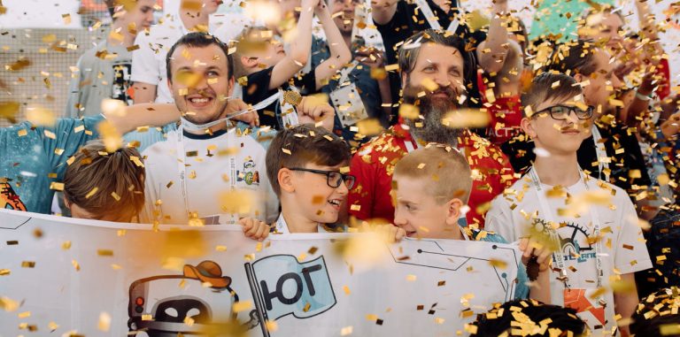 Russian Robot Olympiad: как дети строят роботов и решают реальные инженерные проблемы