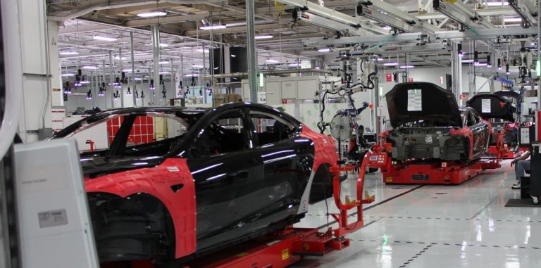 Tesla разработала собственные чипы для беспилотных автомобилей