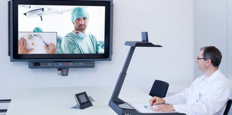 Исследование: оказывающие телемедицинские услуги врачи чаще испытывают стресс и боятся ошибиться