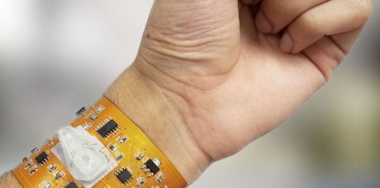 Ученые создали аналог Fitbit, который определяет сердечную активность по анализу крови
