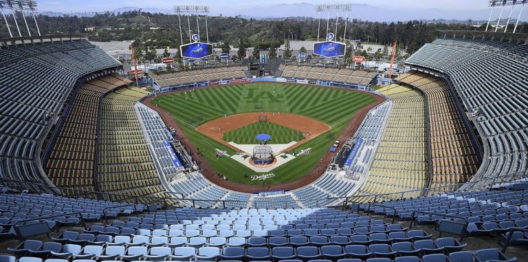Илон Маск построит тоннель с поездами в Лос-Анджелесе до стадиона Dodger Stadium