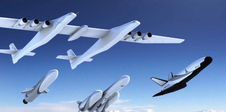Разработчик самого большого самолета в мире Stratolaunch построит две ракеты-носителя и космоплан