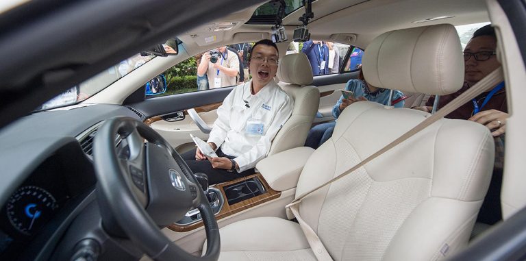 Американцы боятся беспилотных автомобилей