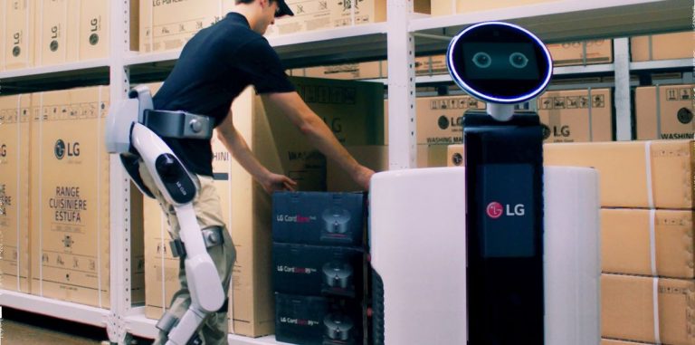 LG представила экзоскелет на нижнюю часть тела для рабочих на складе