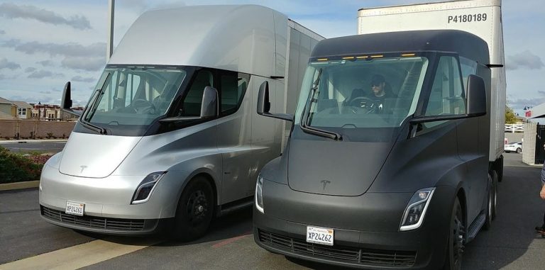 Прототип грузовика Tesla Semi проехал тысячи километров по США самостоятельно. А никто этого даже не заметил