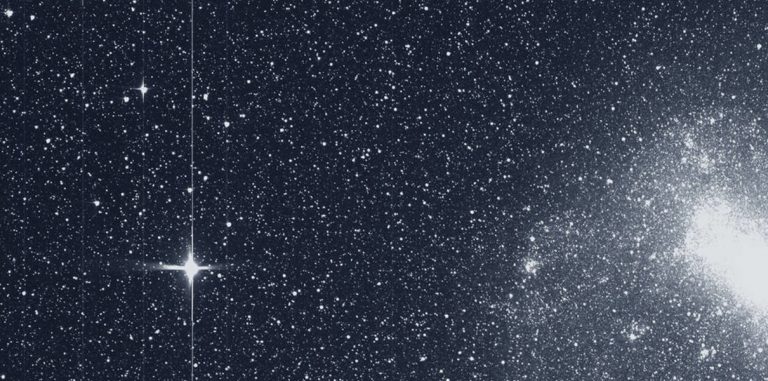 Орбитальный телескоп TESS прислал свой первый снимок. С галактиками-спутниками Млечного пути