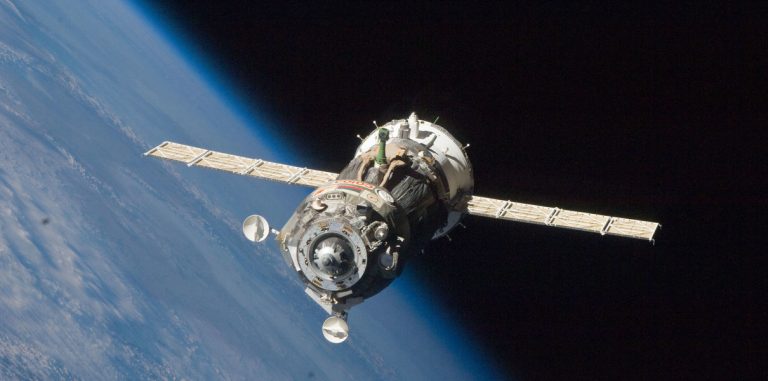 Российская «Энергия» будет возить космических туристов на Луну