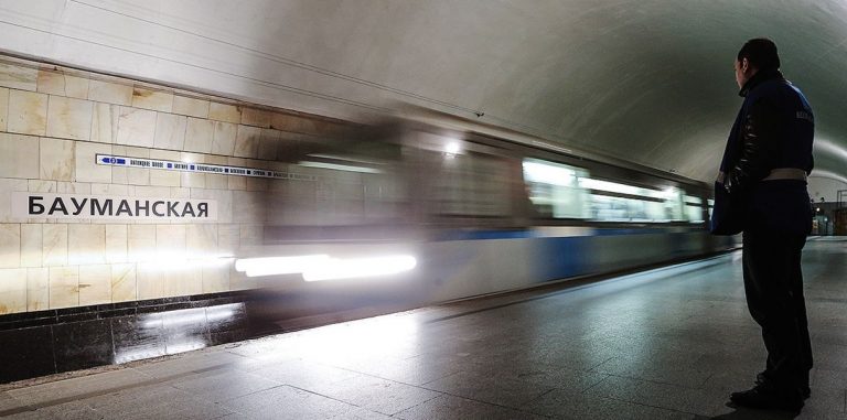 Компания Усманова будет бесплатно обрабатывать данные с касс метрополитена. А потом продавать их