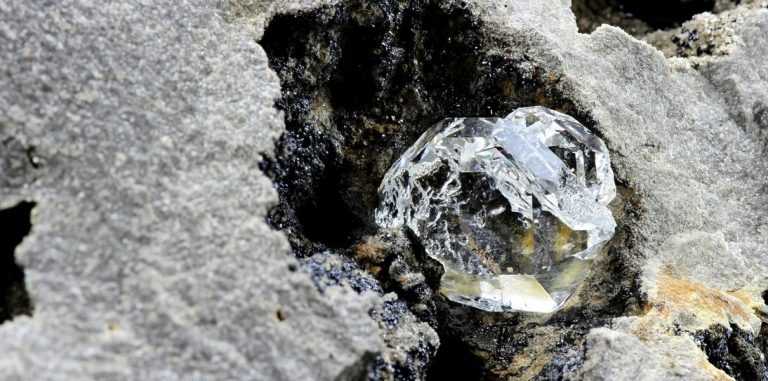 При создании космических кораблей будут использовать алмазы