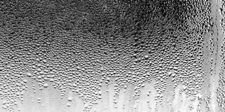 Российские химики создали устройство для получения 800 л чистой воды из воздуха