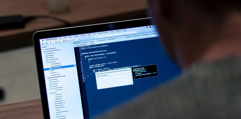 Гарвард оцифровал миллионы судебных дел для обучения ИИ-юристов