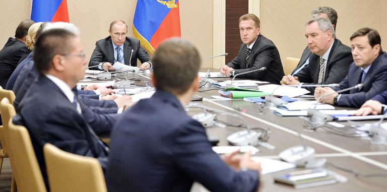 Путин поручил поддержать проекты по разработке российского ПО