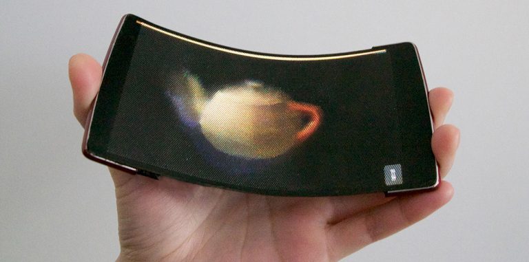Создан гибкий голографический смартфон