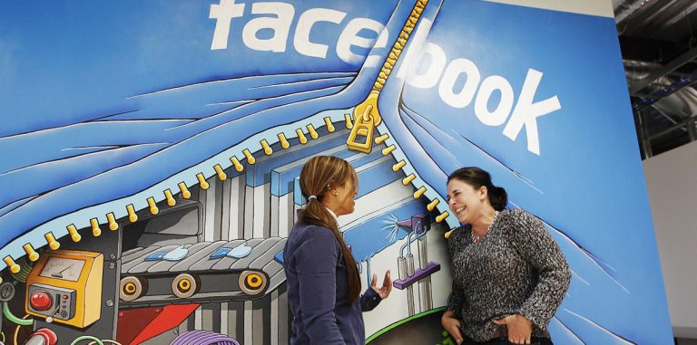 Facebook и Google смогут открыть свои вузы в Британии