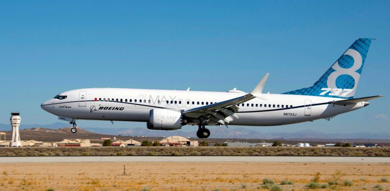 WSJ: Boeing утаила от авиакомпаний, что новые самолеты модели 737 могут срываться в пике при нештатной ситуации