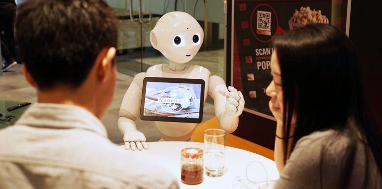 Робот Pepper будет продавать пиццу