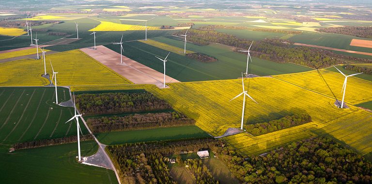 В 2015 году в солнечную энергию вложили $161 млрд