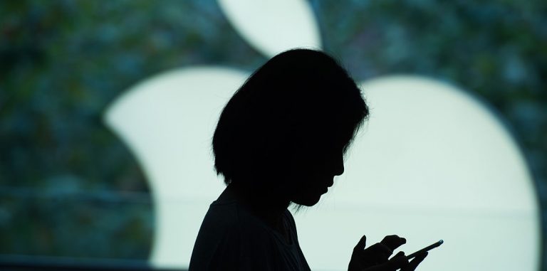 Apple запатентовала дисплей с изогнутым экраном для iPhone