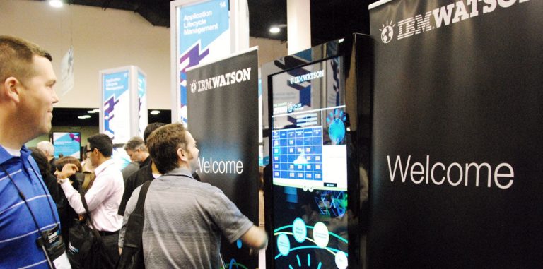 Суперкомпьютер Watson будет лечить пациентов