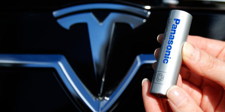 Благодаря спросу на Tesla продажи батарей Panasonic возрастут вдвое