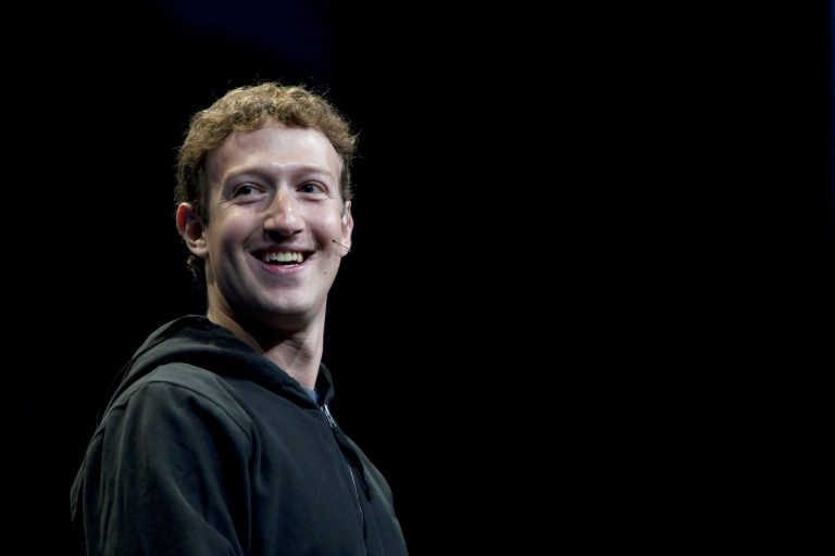 Цукерберг в течение часа отвечал на вопросы сотрудников о критике Facebook и утечках в СМИ
