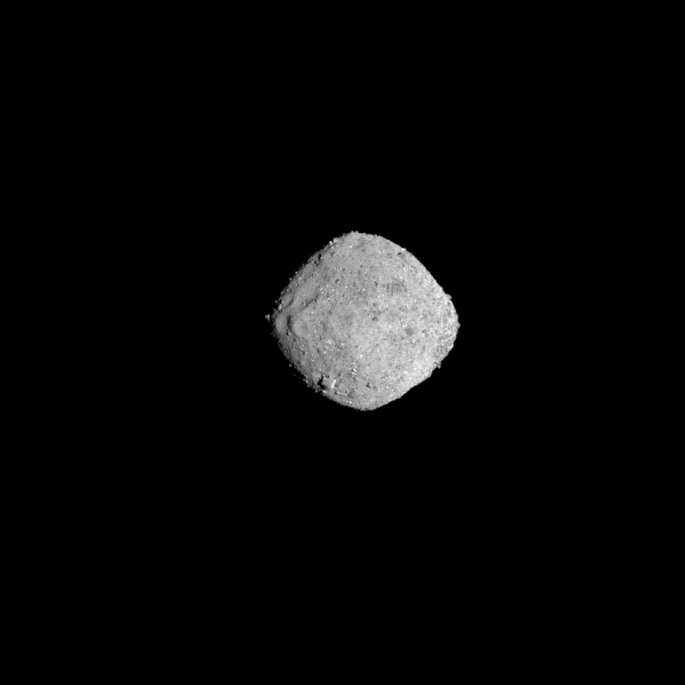 OSIRIS-REx показал кратеры и огромные валуны на астероиде Бенну