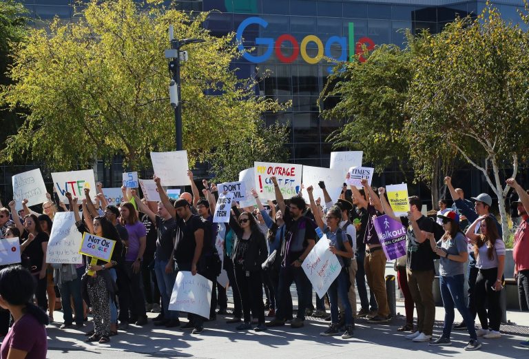 Google обновила политику компании в отношении харассмента после многотысячных протестов