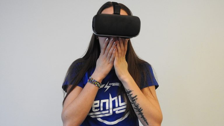 VR-терапия: как виртуальные пауки и агрессивные аватары лечат людей от психических расстройств