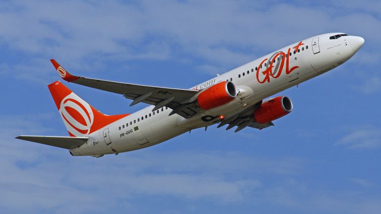Дрон повредил пассажирский самолет Boeing 737