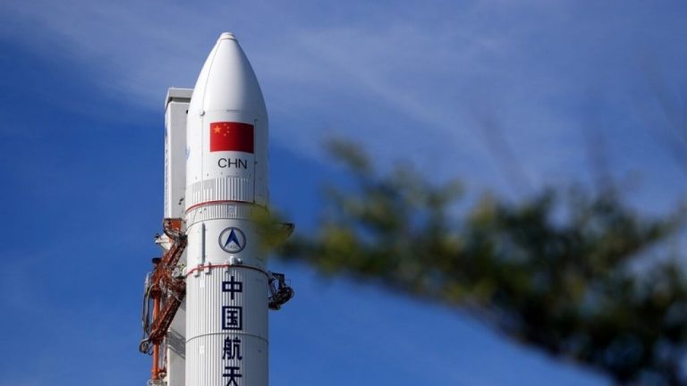 Китай запустил первый спутник Hongyun-1 для покрытия Земли интернетом к 2022 году