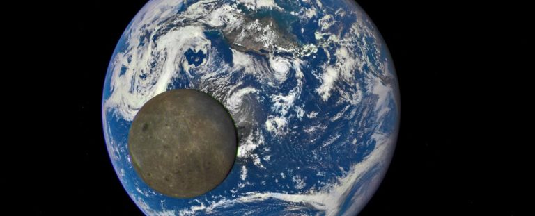Китайская миссия Chang’e-4 к обратной стороне Луны успешно вышла на орбиту спутника