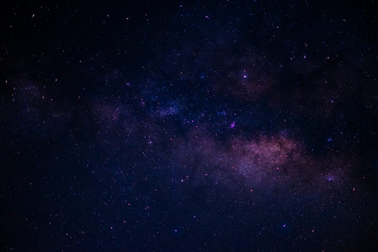 Астрономы обнаружили древнее газовое облако, не загрязненное элементами взорвавшихся звезд