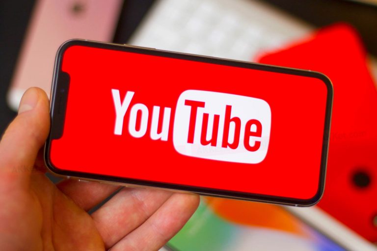 YouTube будет рекомендовать меньше конспирологических видео